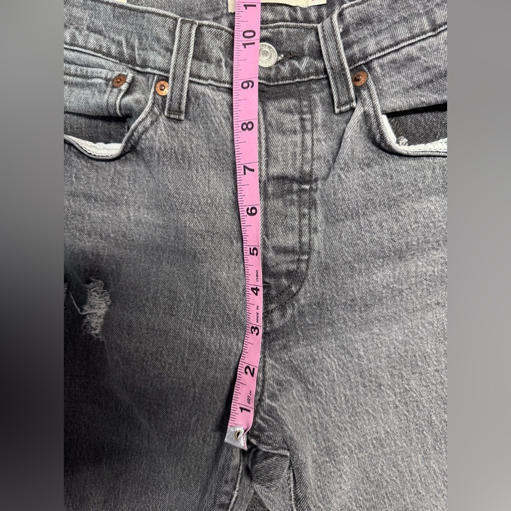 Levi’s Wedgie Straight Raw Hem Jeans - Picture 7 of 10